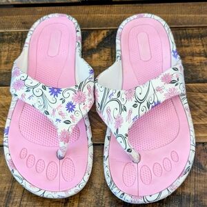 Avon Floral Breast Cancer Awareness Pink White Sandals Ergonomic Design Size 9.5